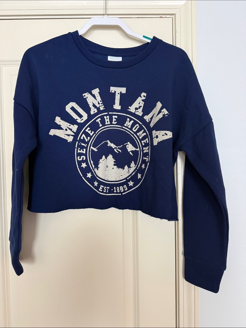 Women’s cropped pullover